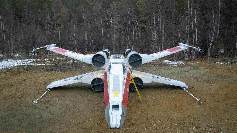 Корабль повстанцев из Звёздных войн - Крестокрыл (X-Wing), сделанный косплеерами из Якутии