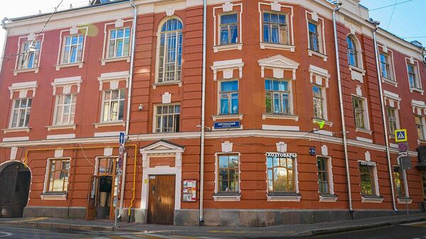 Дому 1910 года постройки в Гагаринском переулке вернули исторический цвет фасада