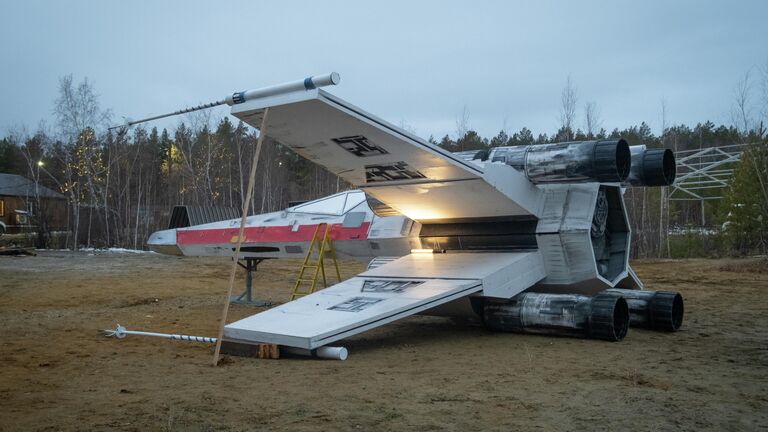 Корабль повстанцев из Звёздных войн - Крестокрыл (X-Wing), сделанный косплеерами из Якутии