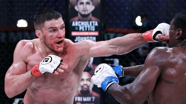 Российский чемпион Bellator Вадим Немков