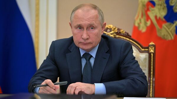 Президент РФ Владимир Путин во время встречи в формате видеоконференции с главами спецслужб стран СНГ