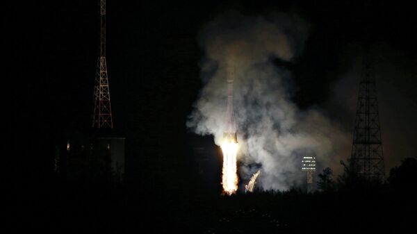 Старт ракеты-носителя Союз-2.1б с 36 космическими аппаратами OneWeb на космодроме Восточный
