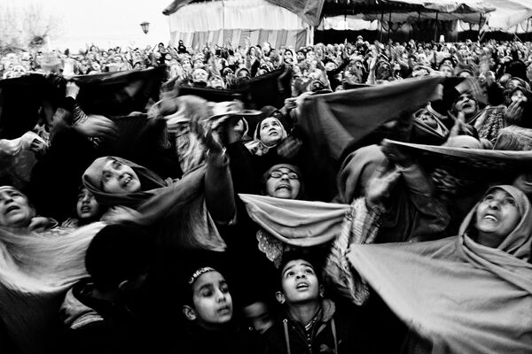 Работа фотографа Шарафат Али Кашмир: спорное наследие. Портрет. Герой нашего времени, серии, 1 место