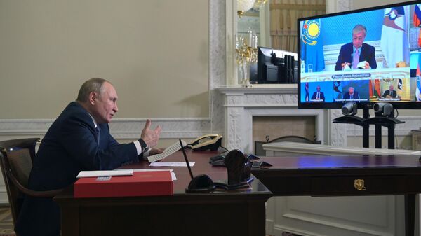 Президент РФ Владимир Путин принимает участие в заседании Высшего Евразийского экономического совета