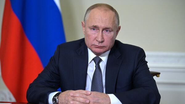 Президент РФ Владимир Путин принимает участие в заседании Высшего Евразийского экономического совета