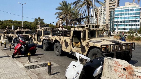 Военнослужащие Ливанской армии на одной из улиц Бейрута