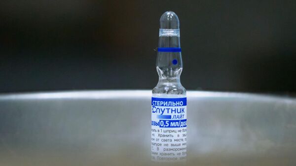 Ампула с однокомпонентной вакциной Спутник Лайт против короновирусной инфекции