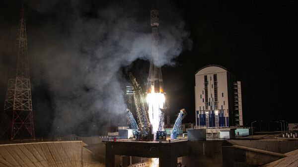 Пуск ракеты-носителя Союз-2.1б с разгонным блоком Фрегат и 36-ю аппаратами компании OneWeb с космодрома Восточный в Амурской области