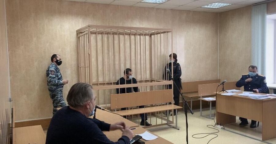 Директор АУ РХ Леса Хакасии Андрей Васильев в зале суда