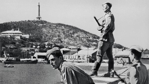 Воины Советской армии в Порт-Артуре, 1945