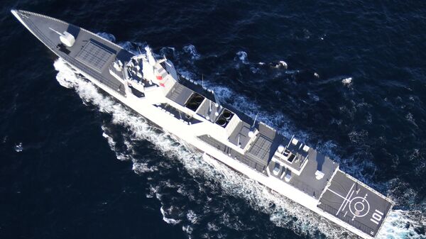Эсминец Нань Чан ВМС Китая во время маневрирования на учениях