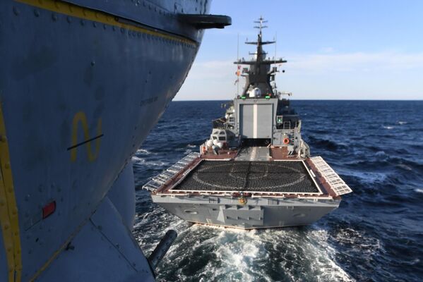 Боевые корабли и суда обеспечения Военно-Морского Флота РФ и Военно-морских сил КНР приступили к практическим действиям в ходе совместного военно-морского учения Морское взаимодействие-2021 в Японском море