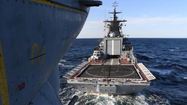 Боевые корабли и суда обеспечения Военно-Морского Флота РФ и Военно-морских сил КНР приступили к практическим действиям в ходе совместного военно-морского учения Морское взаимодействие-2021 в Японском море