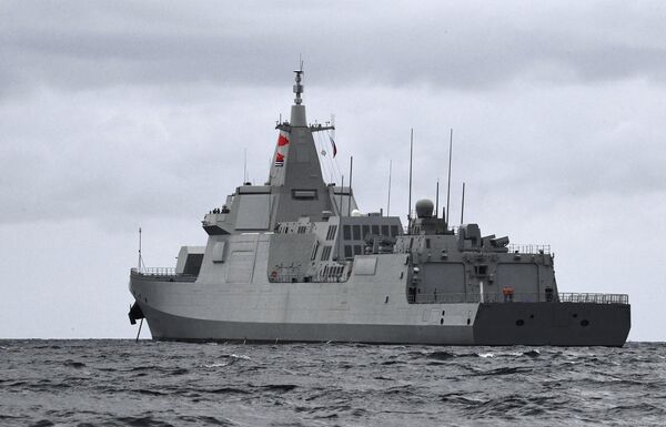 Эсминец Нань Чан ВМС Народно-Освободительной армии Китая во время совместных российско-китайских военно-морских учений Морское взаимодействие – 2021 в Японском море