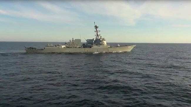 Эсминец USS Chafee в Японском море. Кадр видео