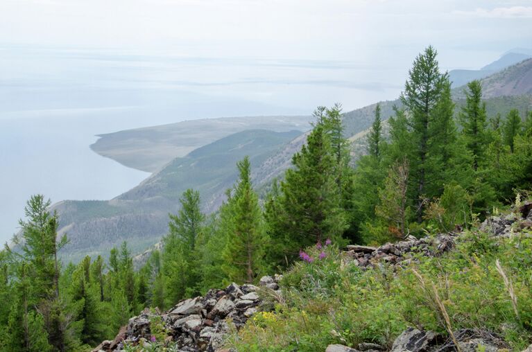 Мыс Рытый на берегу Байкала