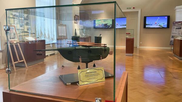 Экспонаты на выставке Морским судам быть! в Президентской библиотеке в Санкт-Петербурге