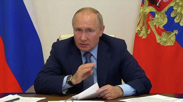 Путин главам регионов: Принимайте решение о введении нерабочих дней уже с этой субботы