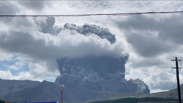 Извержение вулкана Асо в Японии