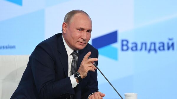 Президент РФ Владимир Путин на заседании международного дискуссионного клуба Валдай