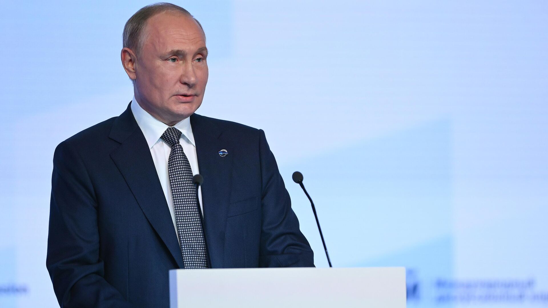 Russian President Vladimir Putin speaks at the plenary session of the XVIII annual meeting of the Valdai International Discussion Club - 1920, 10/22/2021