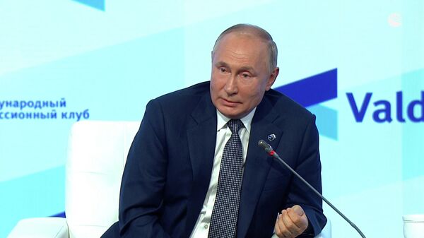 Путин: Советский человек приобрело идеологическую окраску