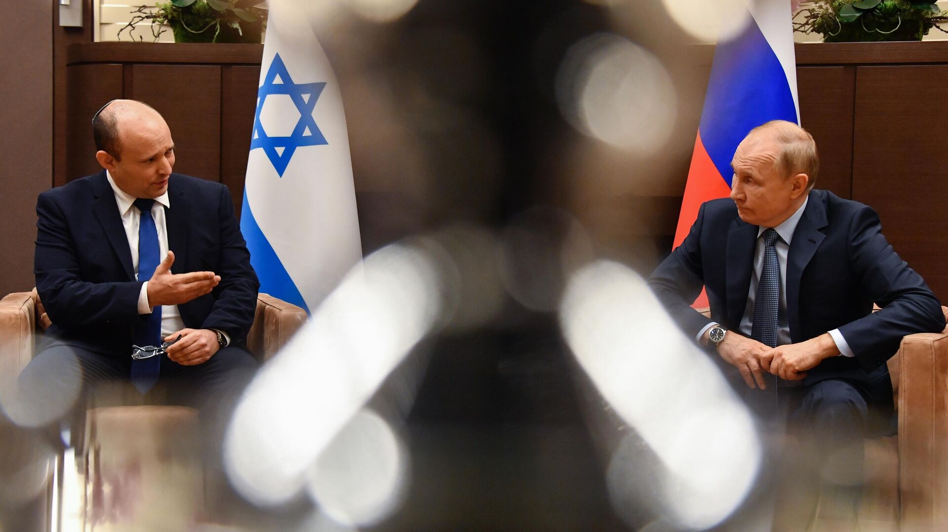  Президент РФ Владимир Путин и премьер-министр Израиля Нафтали Беннет во время встречи в Сочи - РИА Новости, 1920, 23.03.2022