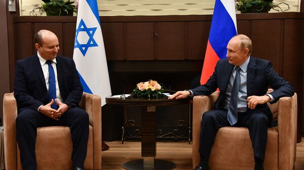 Президент РФ Владимир Путин и премьер-министр Израиля Нафтали Беннет во время встречи в Сочи