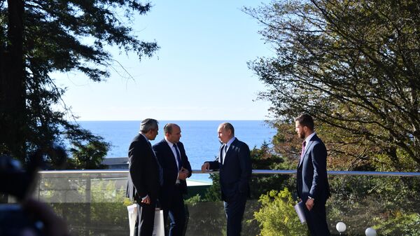Президент РФ Владимир Путин и премьер-министр Израиля Нафтали Беннет во время встречи в Сочи