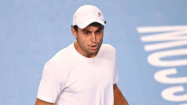 Россиянин Аслан Карацев потерял три позиции в рейтинге ATP