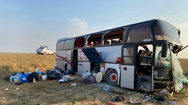 Место ДТП с пассажирским автобусом в Калмыкии