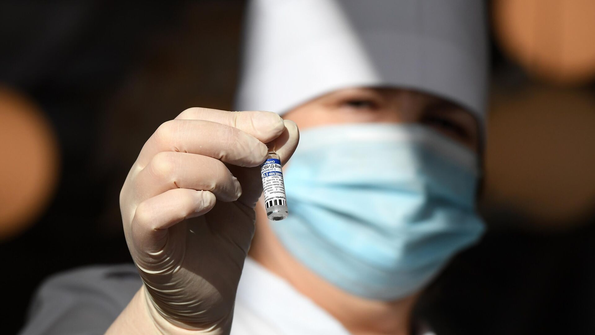 Гинцбург назвал причину непризнания вакцины "Спутник V" в ЕС