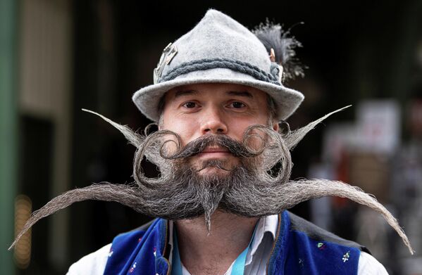 Участник чемпионата мира по бороде и усам в Германии