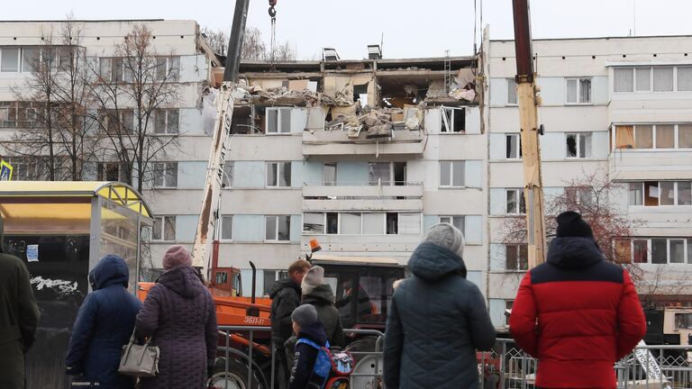 Поврежденный из-за взрыва жилой дом в Набережных Челнах