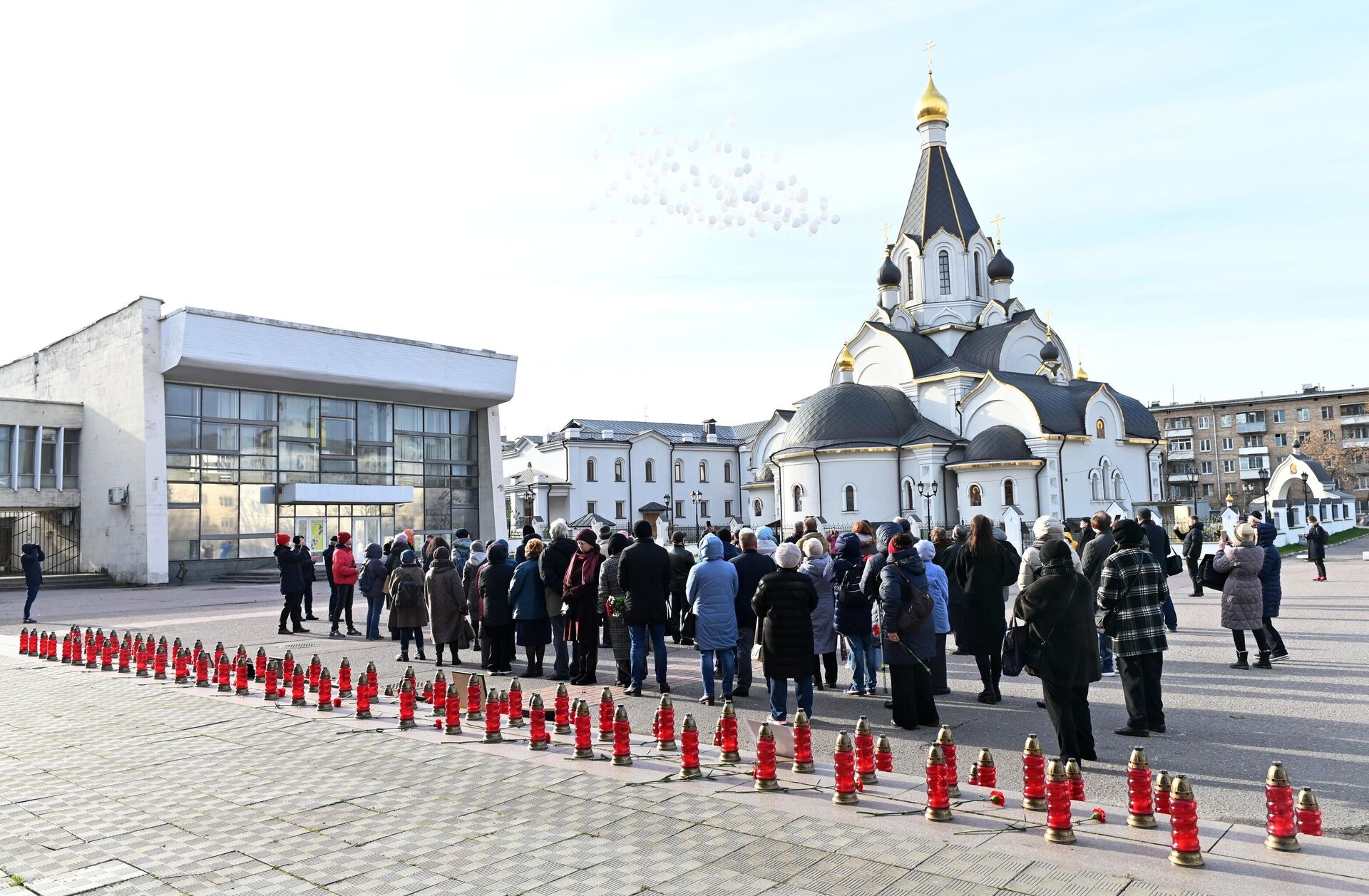 Театральный центр на дубровке работает или нет. Театральный центр на Дубровке Москва. Театральный центр на Дубровке снесли. Театральный центр на Дубровке сейчас фото.