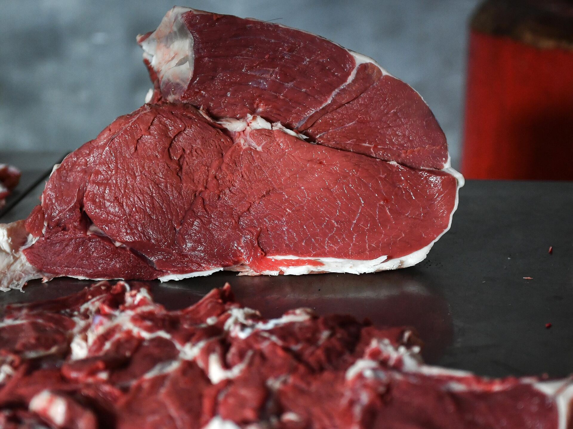 Мясо есть запретят. Мясо. Импортная говядина. Красное мясо фото. Импорт говядины.