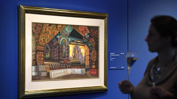 Картина Сергея Судейкина Эскиз декорации к опере Садко, представленная на предаукционной выставке Sotheby's в Москве. 