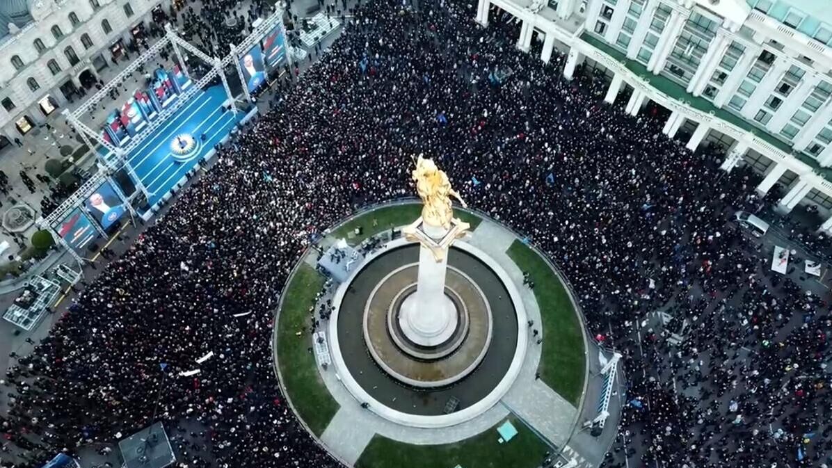 Сторонники партии Грузинская мечта во время акции в Тбилиси - РИА Новости, 1920, 31.10.2021