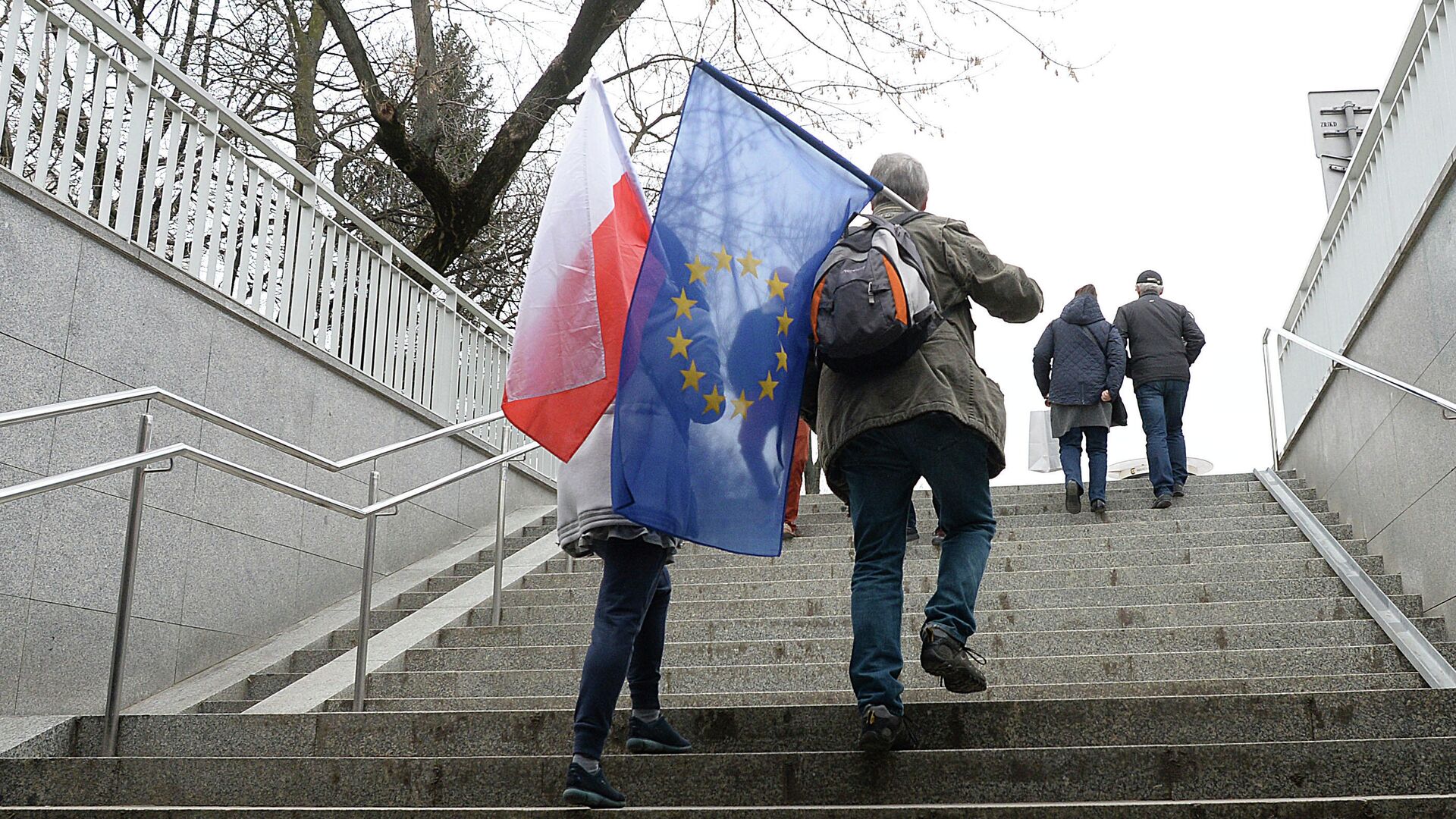 Ustroili Pokazatelnuyu Porku Chto Stanet S Polshej Bez Deneg Evrosoyuza Ria Novosti 29 10 2021