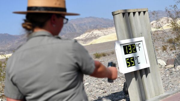 Высокая температура в Долине смерти в Калифорнии