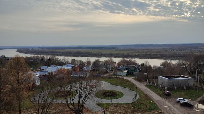 Вид на сквер Сююмбике и мавзолей Шах-Али в Рязани