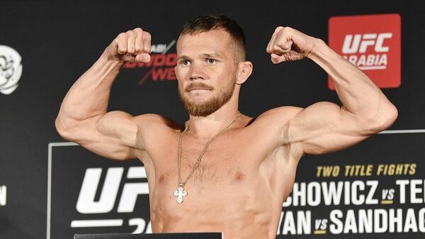 Боец UFC Петр Ян Боец UFC Петр Ян