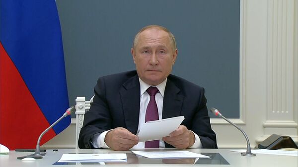 Путин призвал ускорить вопрос признания странами вакцин от коронавируса