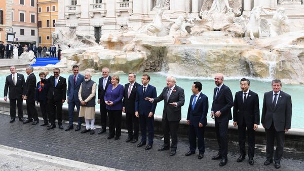 Главы делегаций стран - участниц Группы двадцати перед началом работы саммита в Риме