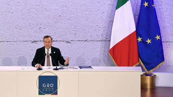Премьер-министр Италии Марио Драги во время итоговой пресс-конференции на саммите G20 в Риме
