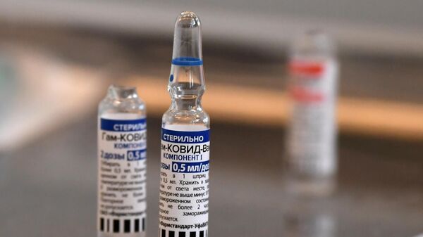 Ампулы с вакциной Гам-Ковид-Вак (Спутник V) от Covid-19