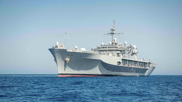 Флагман Шестого флота ВМС США Mount Whitney в Средиземном море