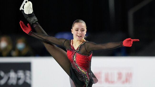 Камила Валиева во время выступления на этапе Гран-при Skate Canada