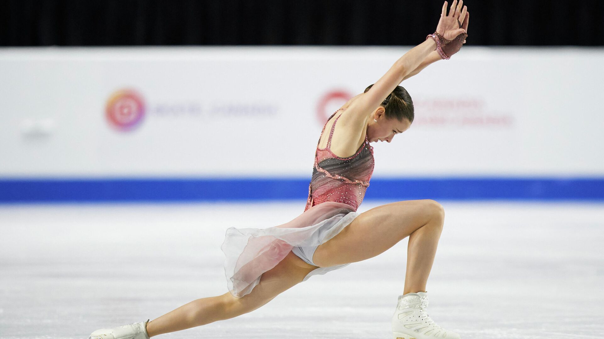 Камила Валиева во время выступления на этапе Гран-при Skate Canada - РИА Новости, 1920, 01.11.2021