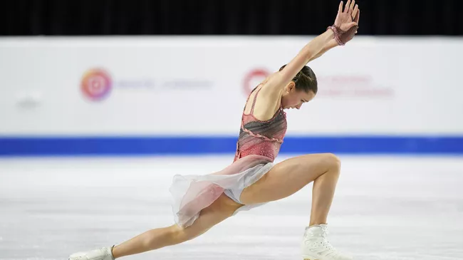 Камила Валиева во время выступления на этапе Гран-при Skate Canada
